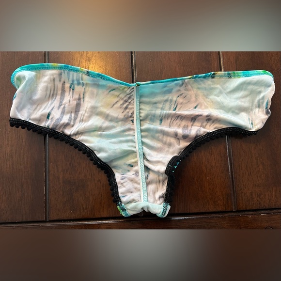 *Closet clear out* Luli Fama bikini bottom - Picture 7 of 7